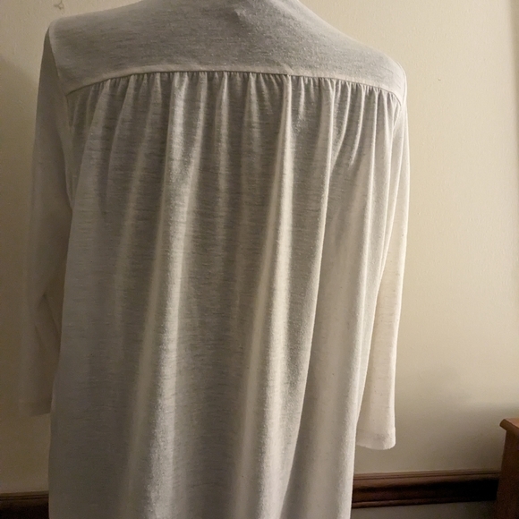 H&M cream colored Henley Top, sized Women's Small - Picture 3 of 3